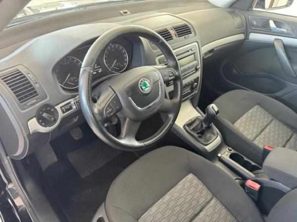 skoda-octavia-1-6-tdi-2012-diesel-1598cc