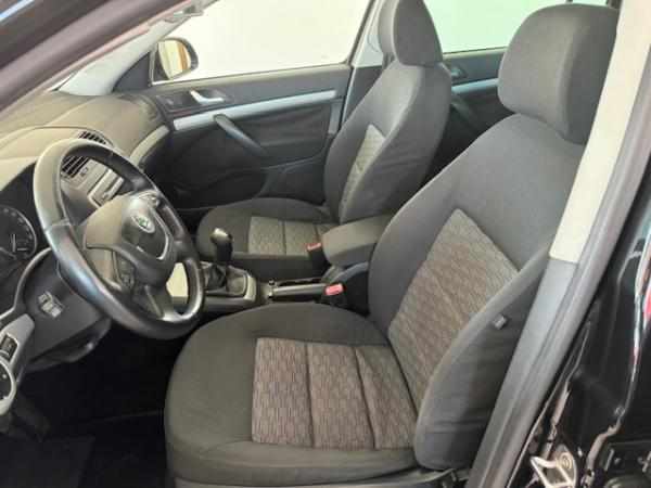 skoda-octavia-1-6-tdi-2012-diesel-1598cc