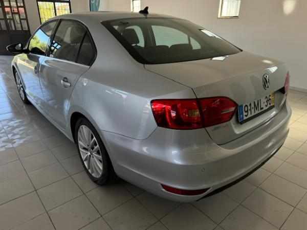 volkswagen-jetta-1-6-tdi-2011-diesel-1598cc