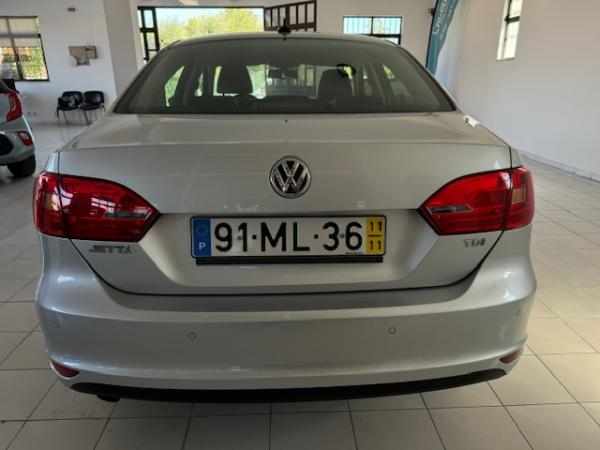 volkswagen-jetta-1-6-tdi-2011-diesel-1598cc