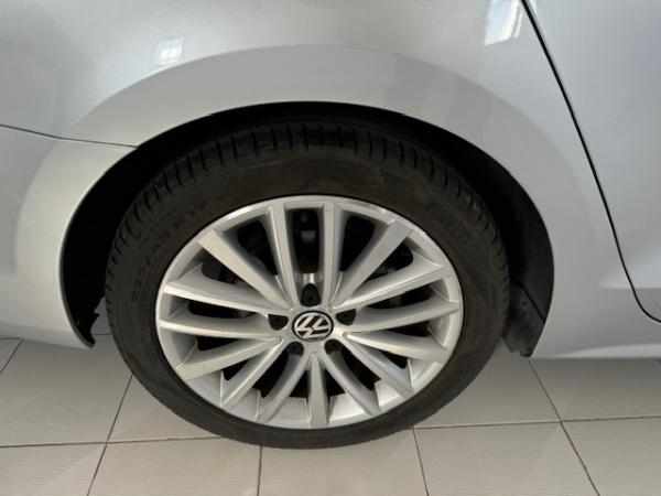 volkswagen-jetta-1-6-tdi-2011-diesel-1598cc