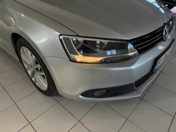 volkswagen-jetta-1-6-tdi-2011-diesel-1598cc
