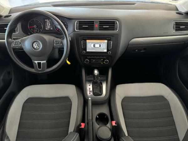 volkswagen-jetta-1-6-tdi-2011-diesel-1598cc