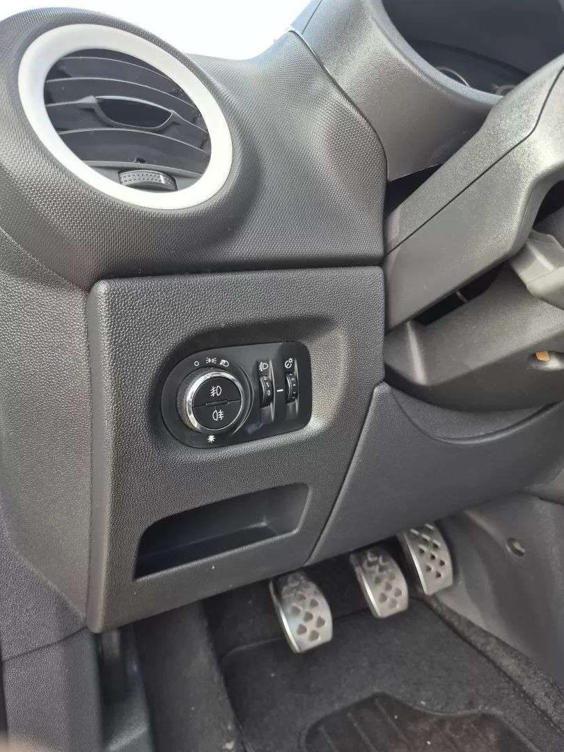 opel-corsa-2011-diesel-1248cc