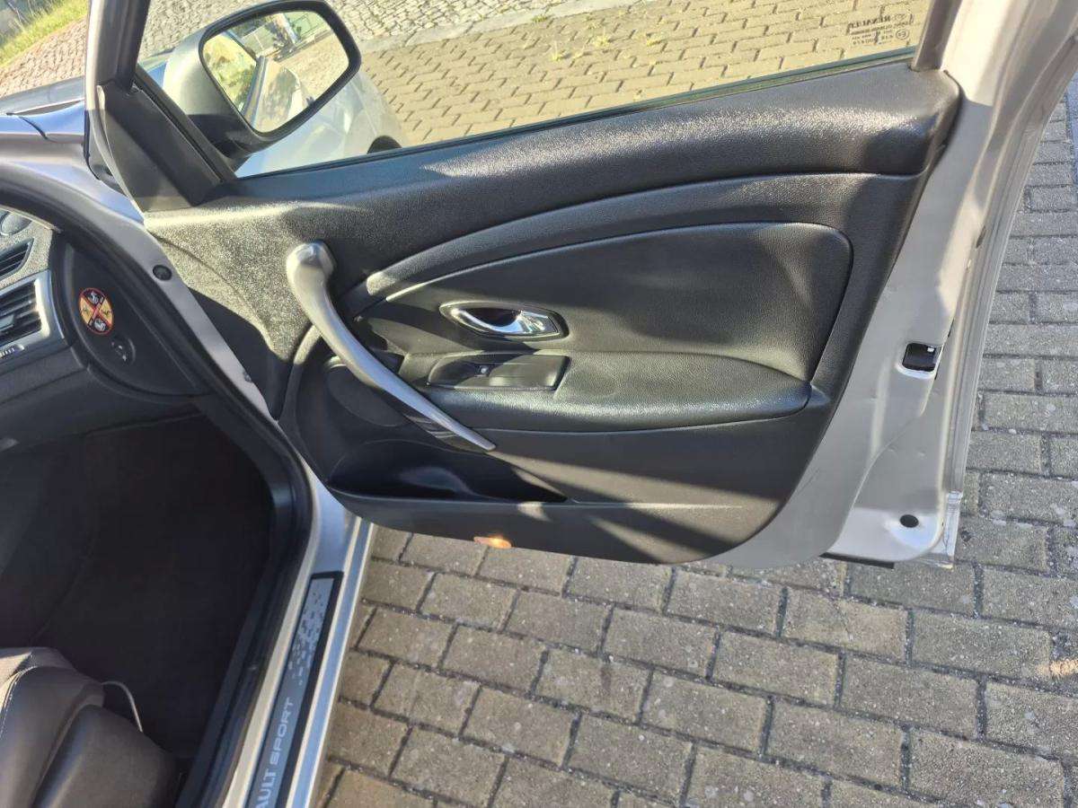 renault-megane-sport-tourer-2013-diesel-1461cc