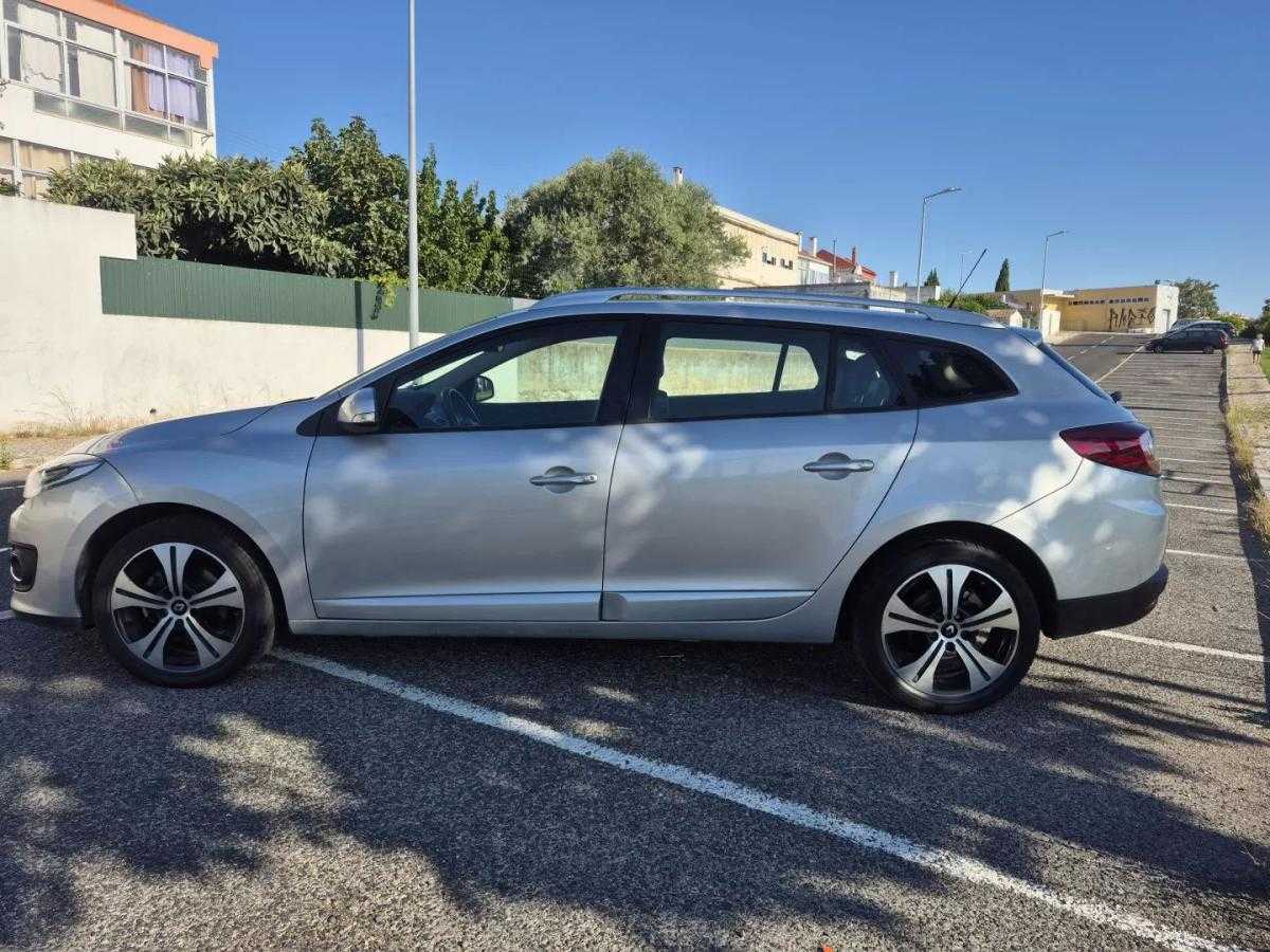 renault-megane-sport-tourer-2014-diesel-1461cc