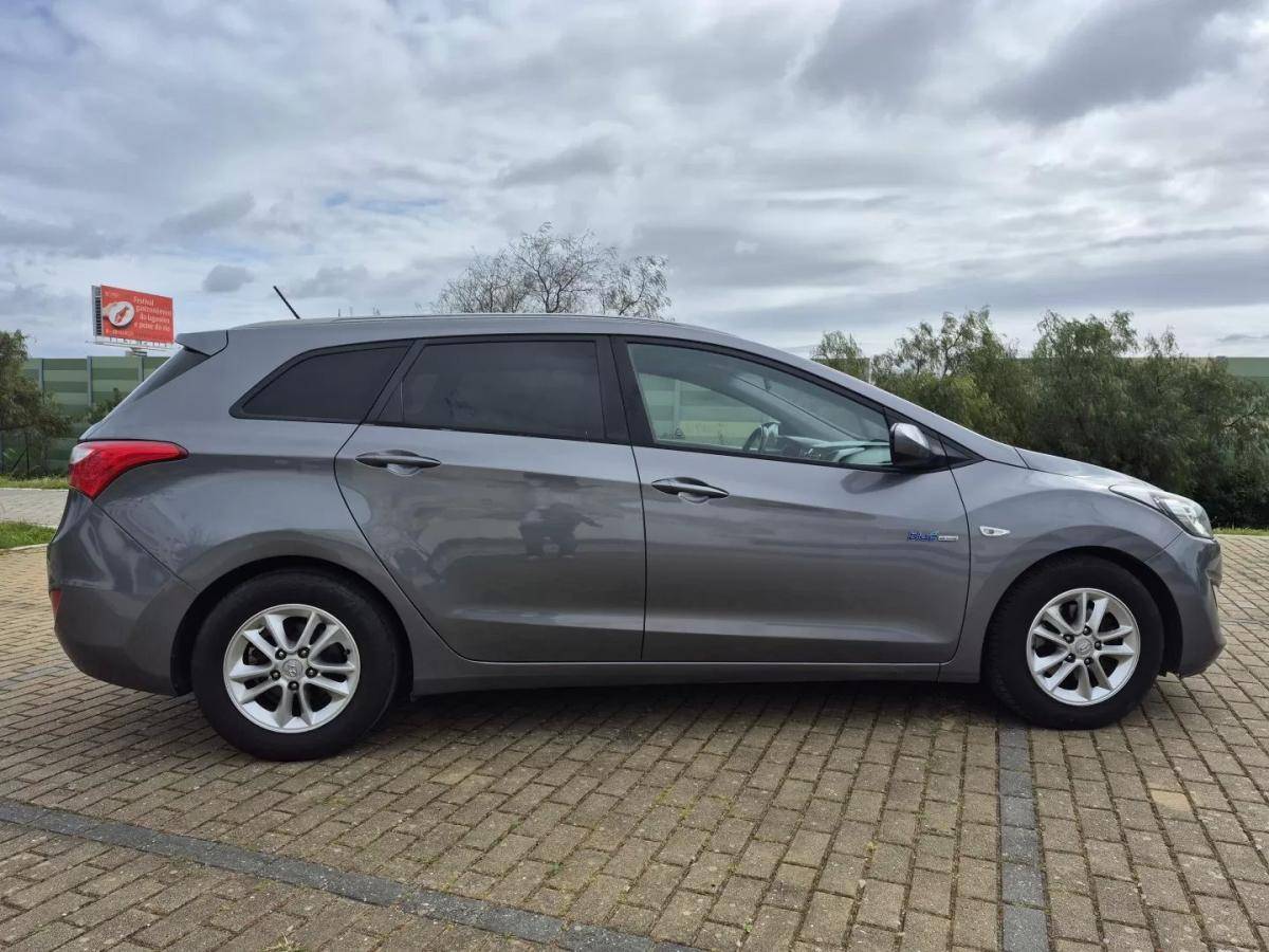 hyundai-i30-sw-2013-diesel-1396cc