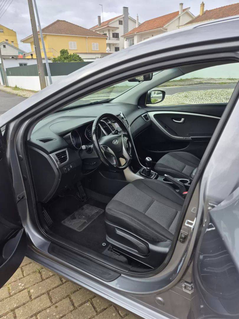 hyundai-i30-sw-2013-diesel-1396cc