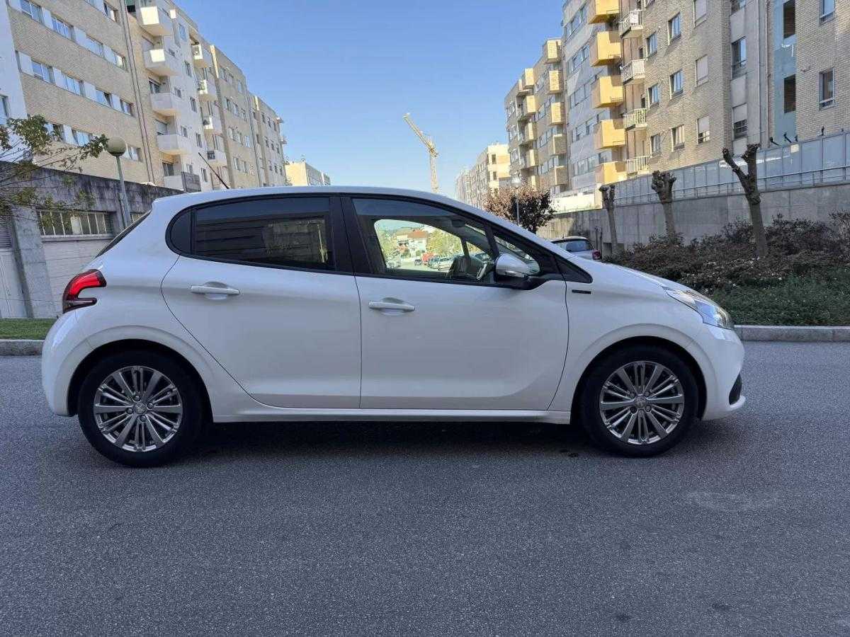 peugeot-208-2018-diesel-1499cc