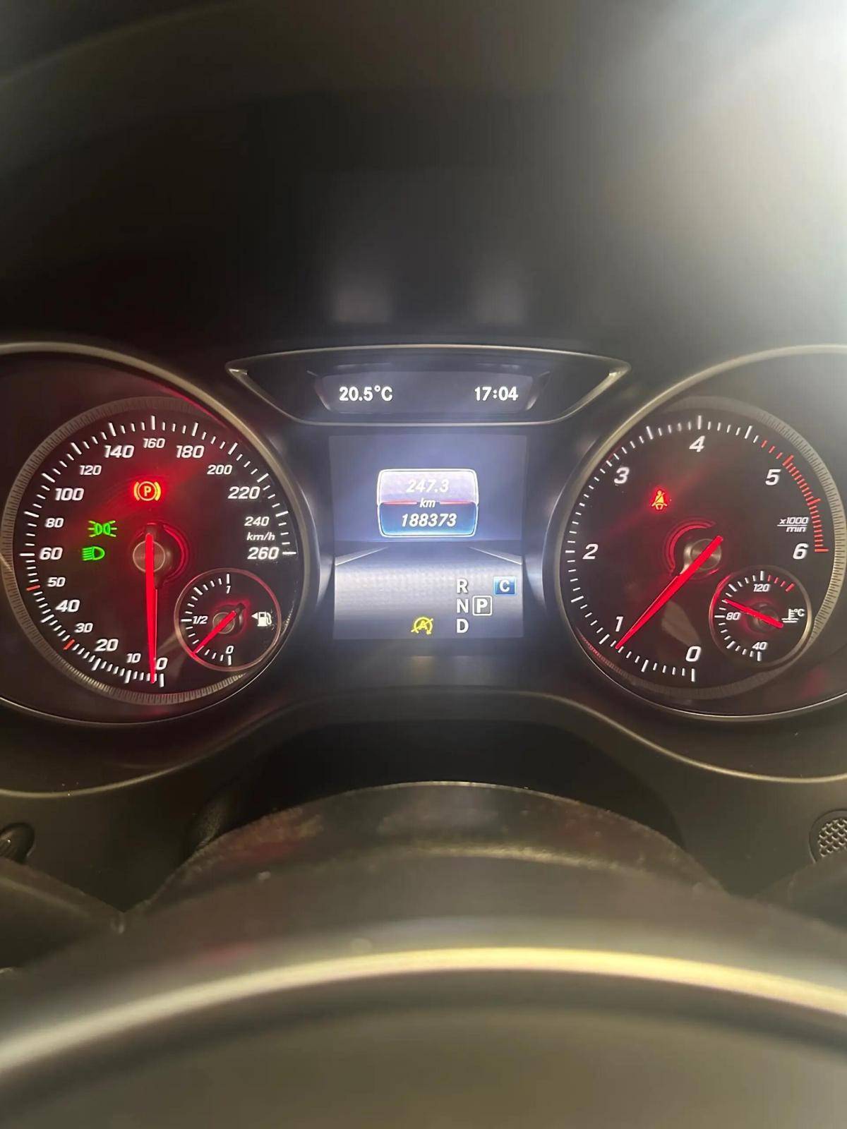 mercedes-benz-cla-180-amg-auto-2017-diesel-1461cc