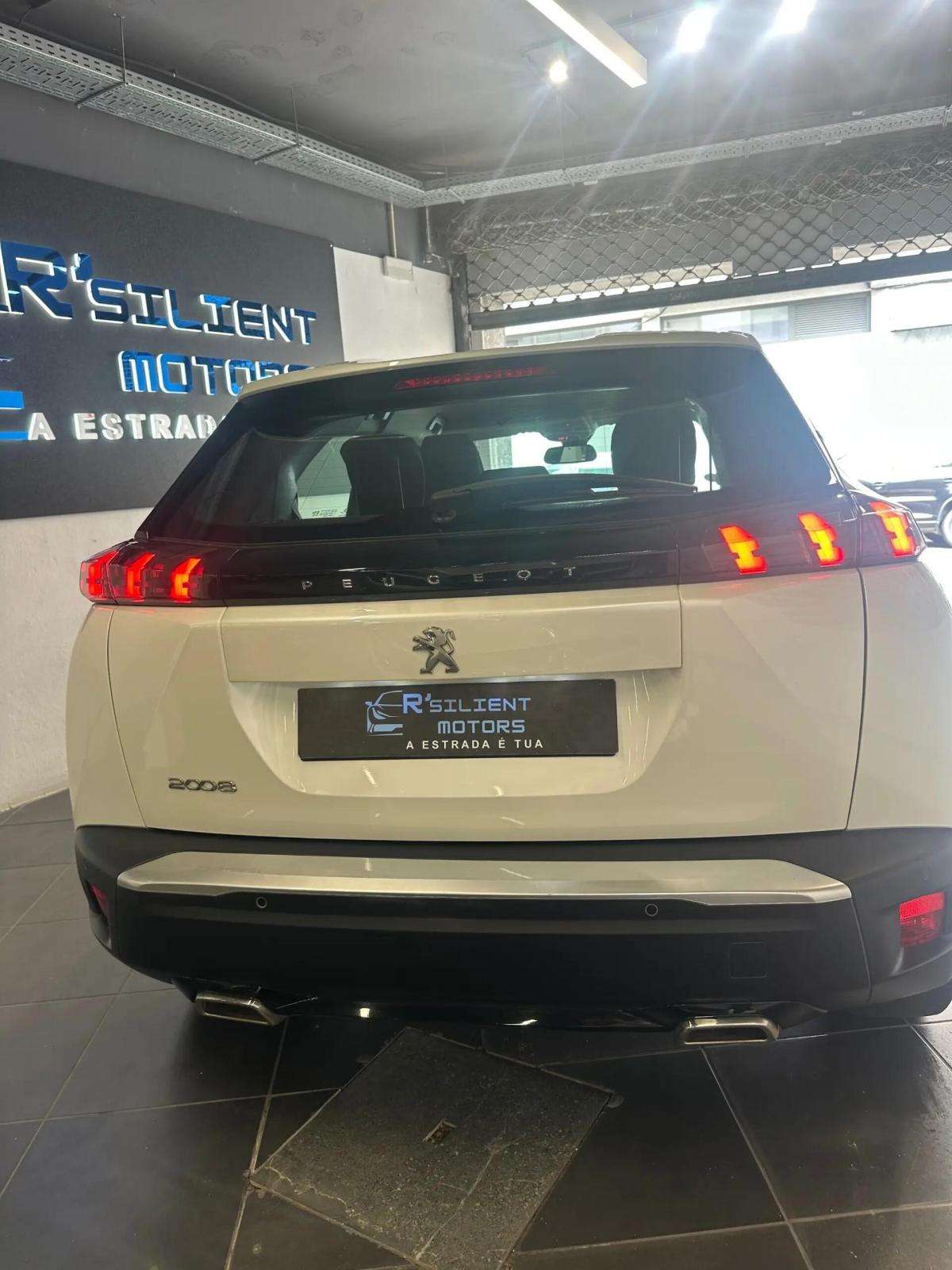 peugeot-2008-2022-gasolina-1199cc