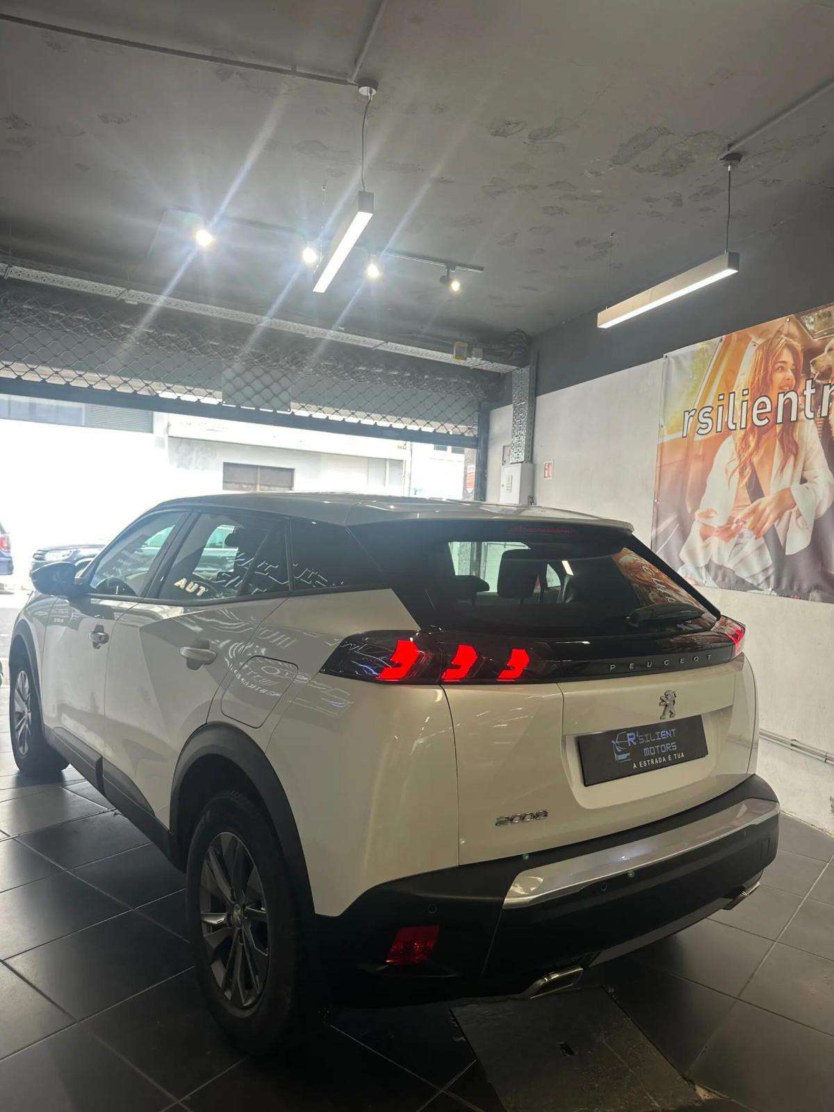peugeot-2008-2022-gasolina-1199cc