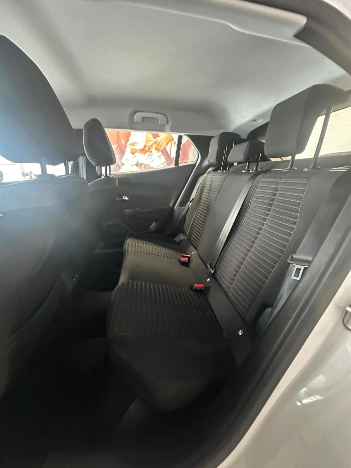 peugeot-2008-2022-gasolina-1199cc