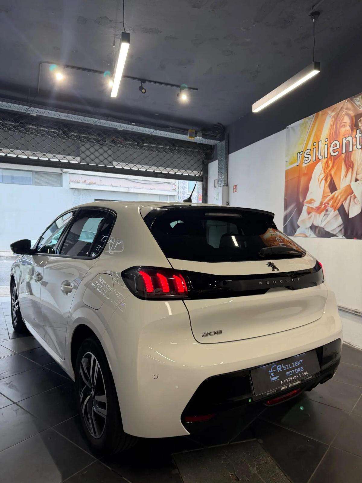 peugeot-208-2021-gasolina-1199cc