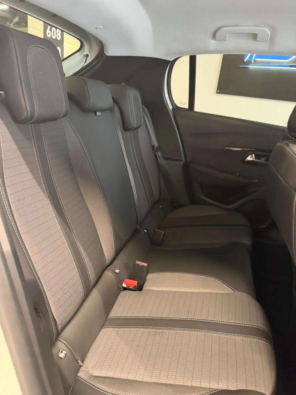 peugeot-208-2021-gasolina-1199cc