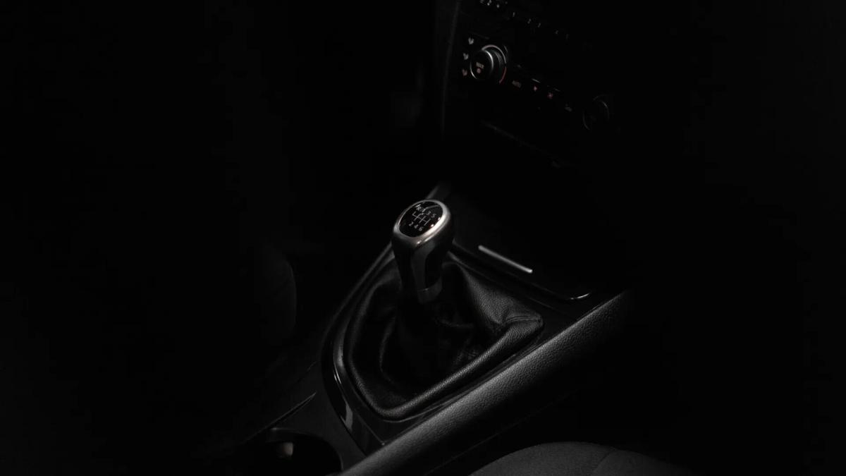 bmw-1602-2011-diesel-1995cc