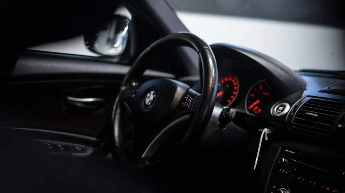 bmw-1602-2011-diesel-1995cc