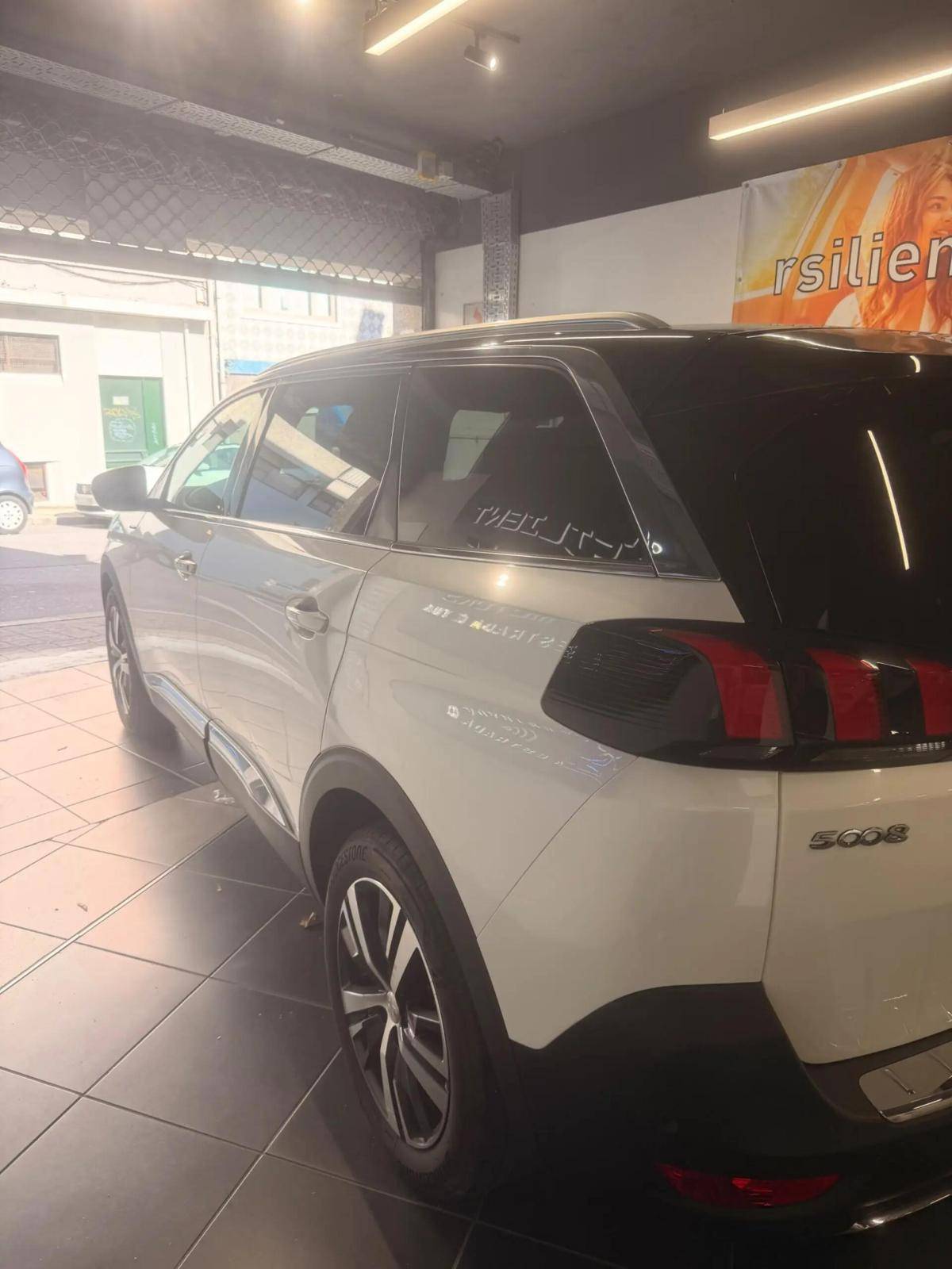 peugeot-5008-2019-diesel-1499cc