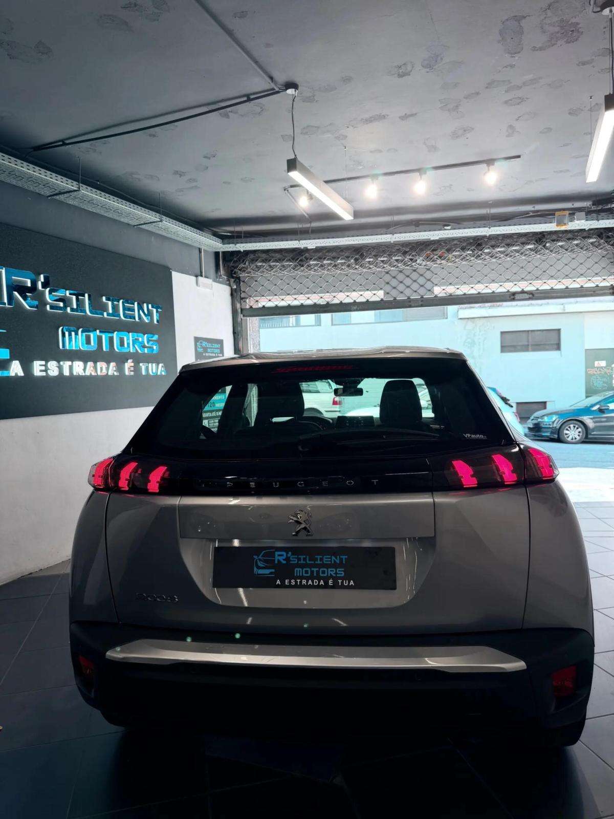 peugeot-2008-2023-gasolina-1199cc