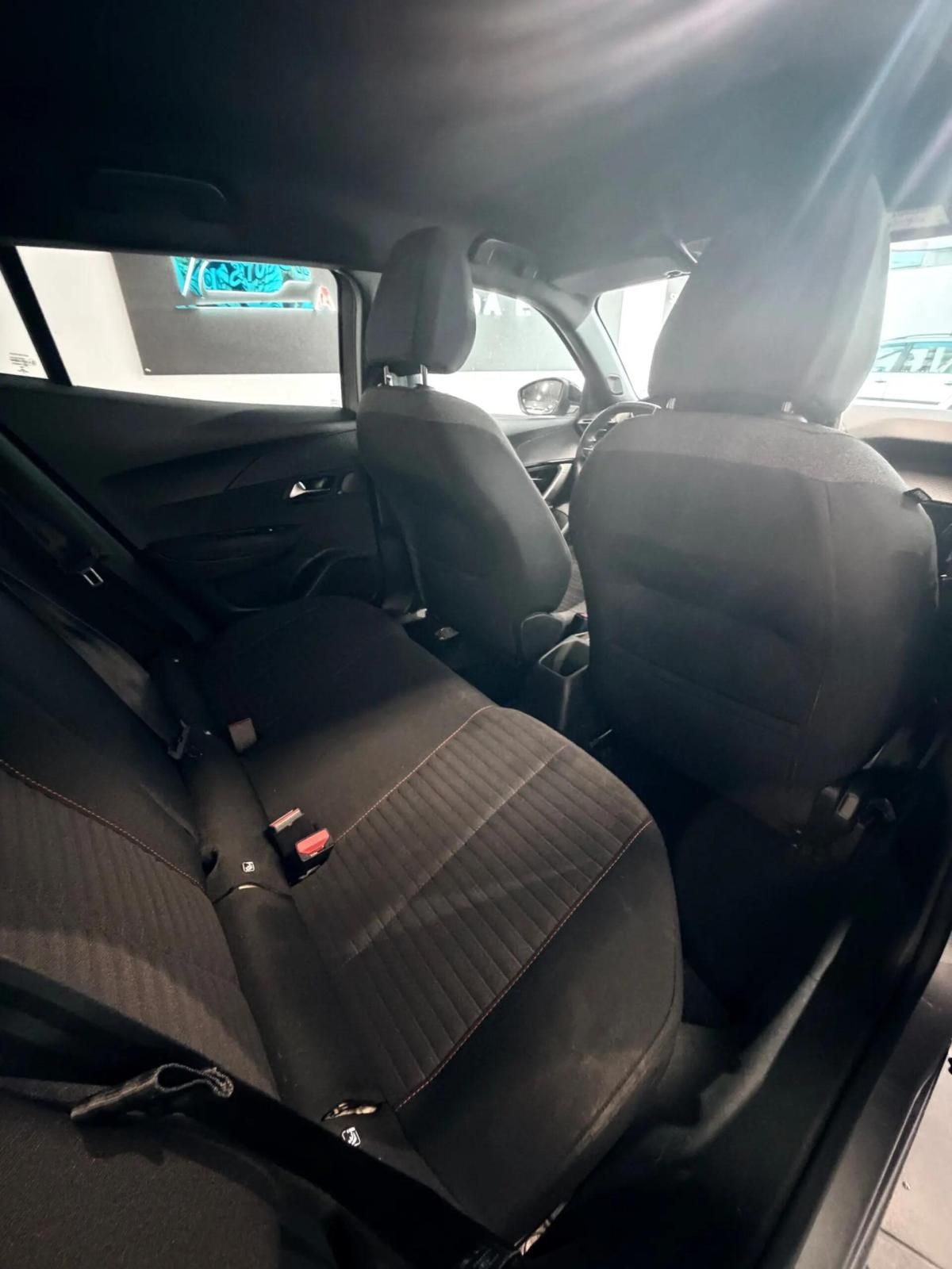 peugeot-2008-2023-gasolina-1199cc