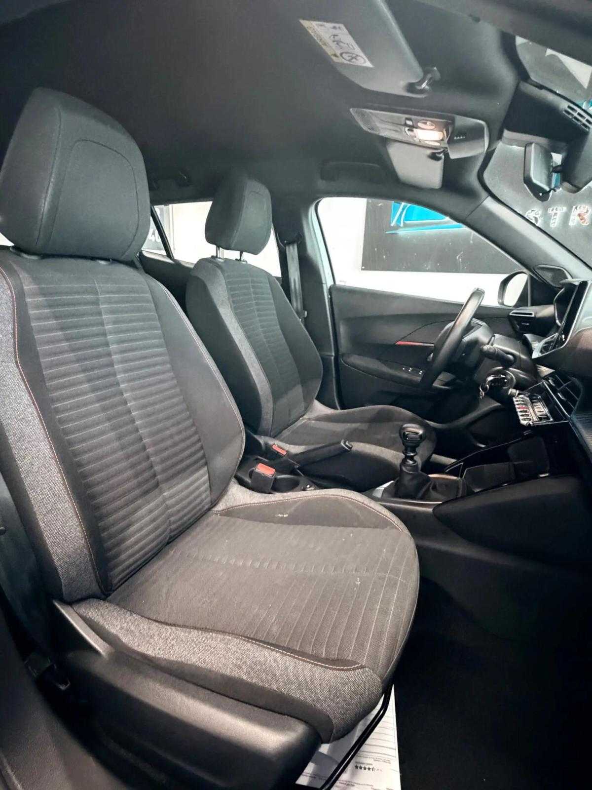 peugeot-2008-2023-gasolina-1199cc