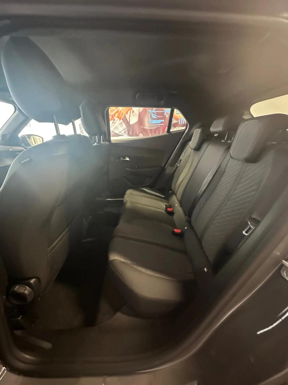 peugeot-e-2008-2025-eletrico-0cc