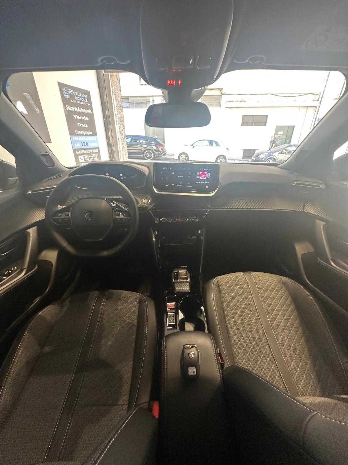 peugeot-e-2008-2025-eletrico-0cc