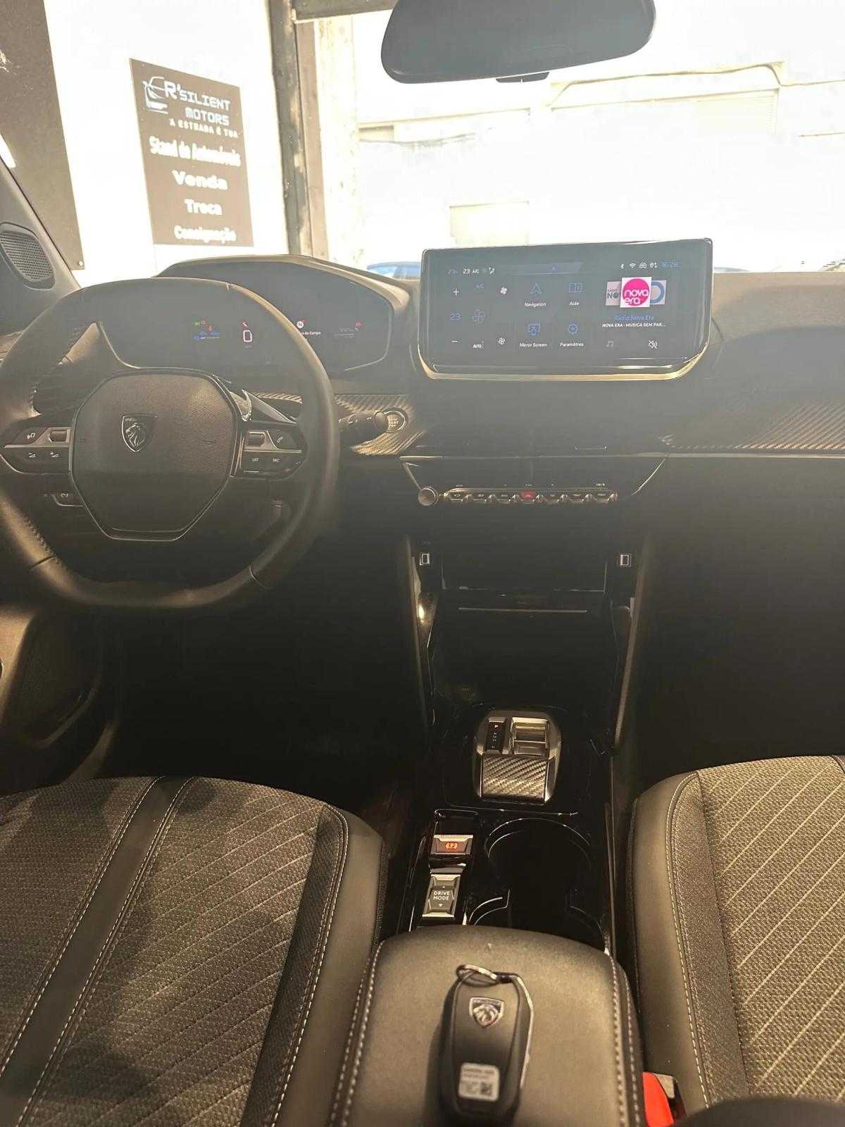 peugeot-e-2008-2025-eletrico-0cc