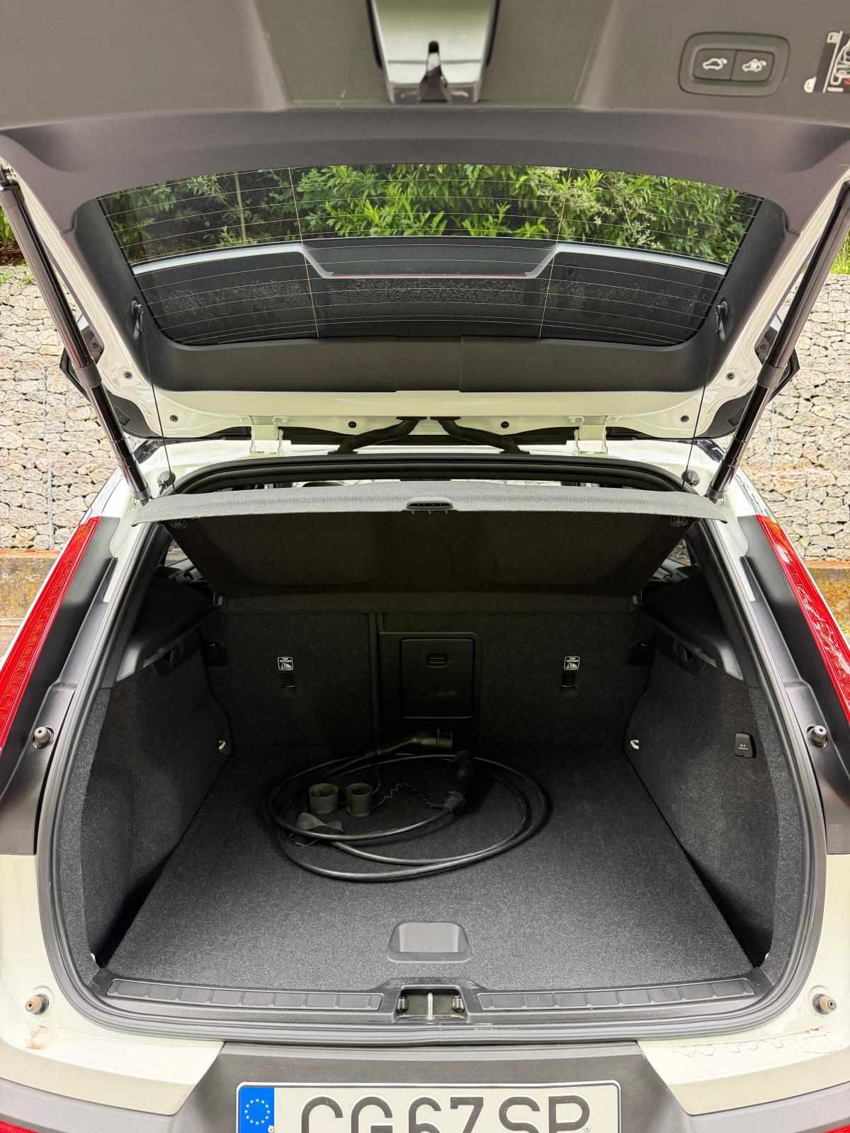 volvo-xc40-p8-recharge-awd-2020-eletrico