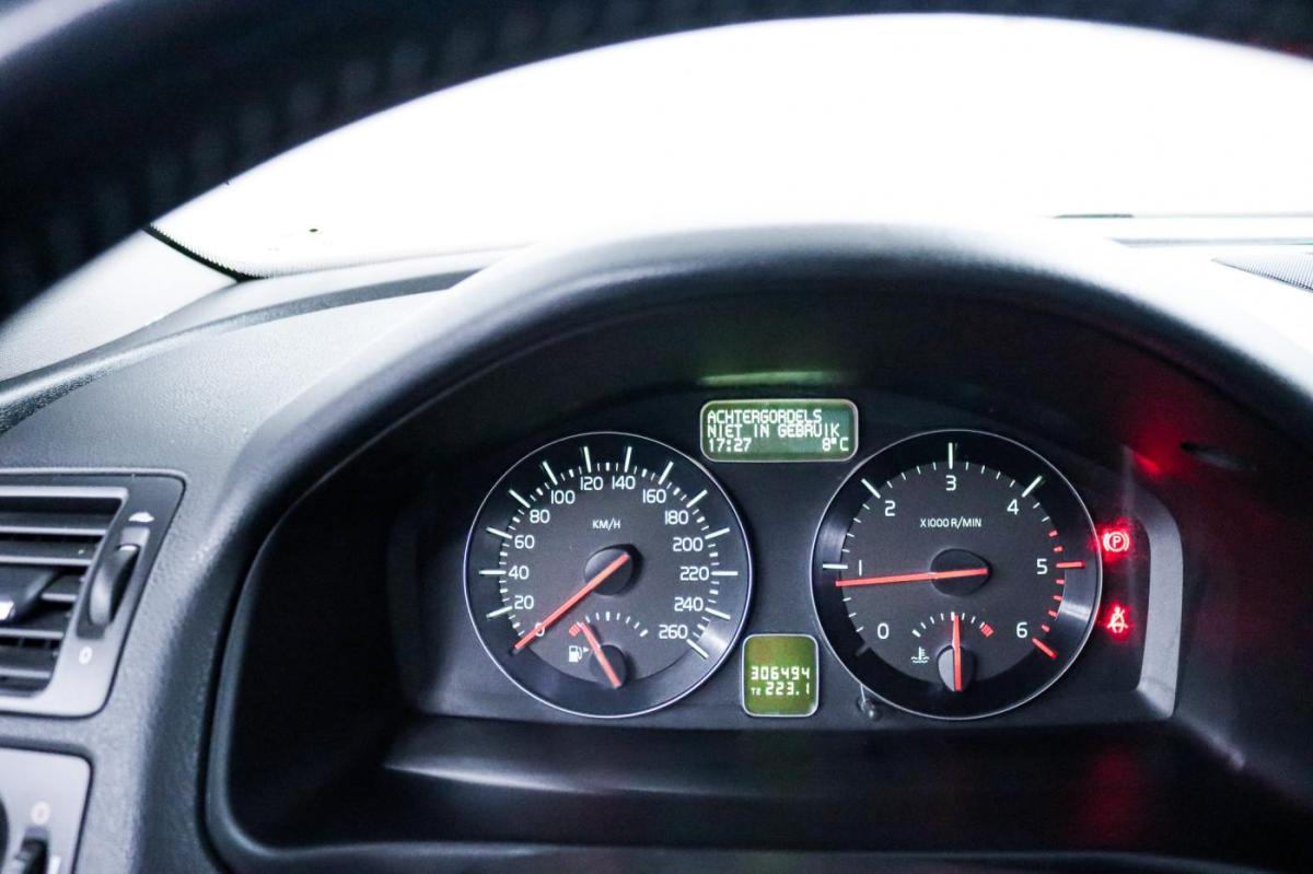 volvo-v50-2012-diesel-1560cc