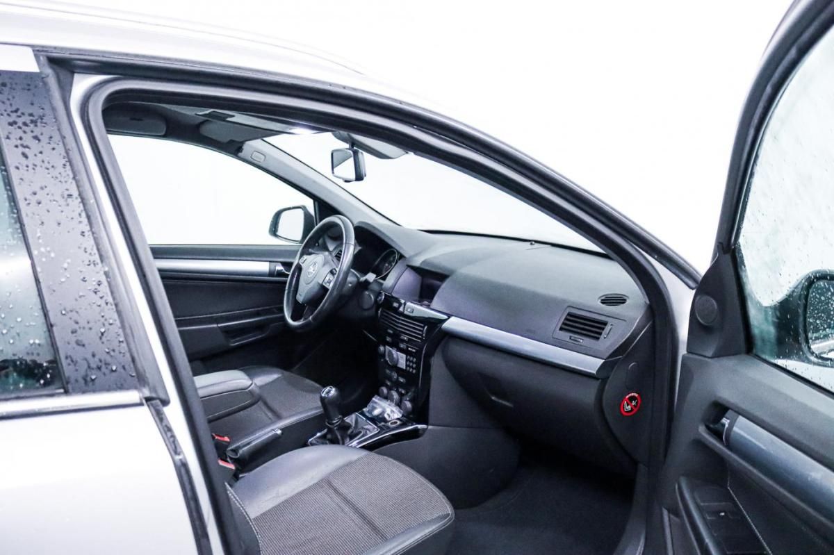 opel-astra-caravan-2010-diesel-1686cc