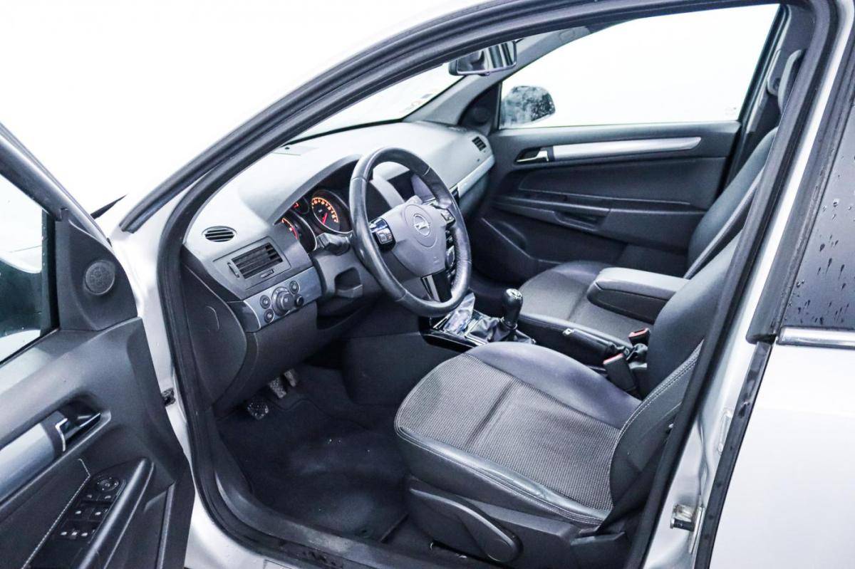 opel-astra-caravan-2010-diesel-1686cc