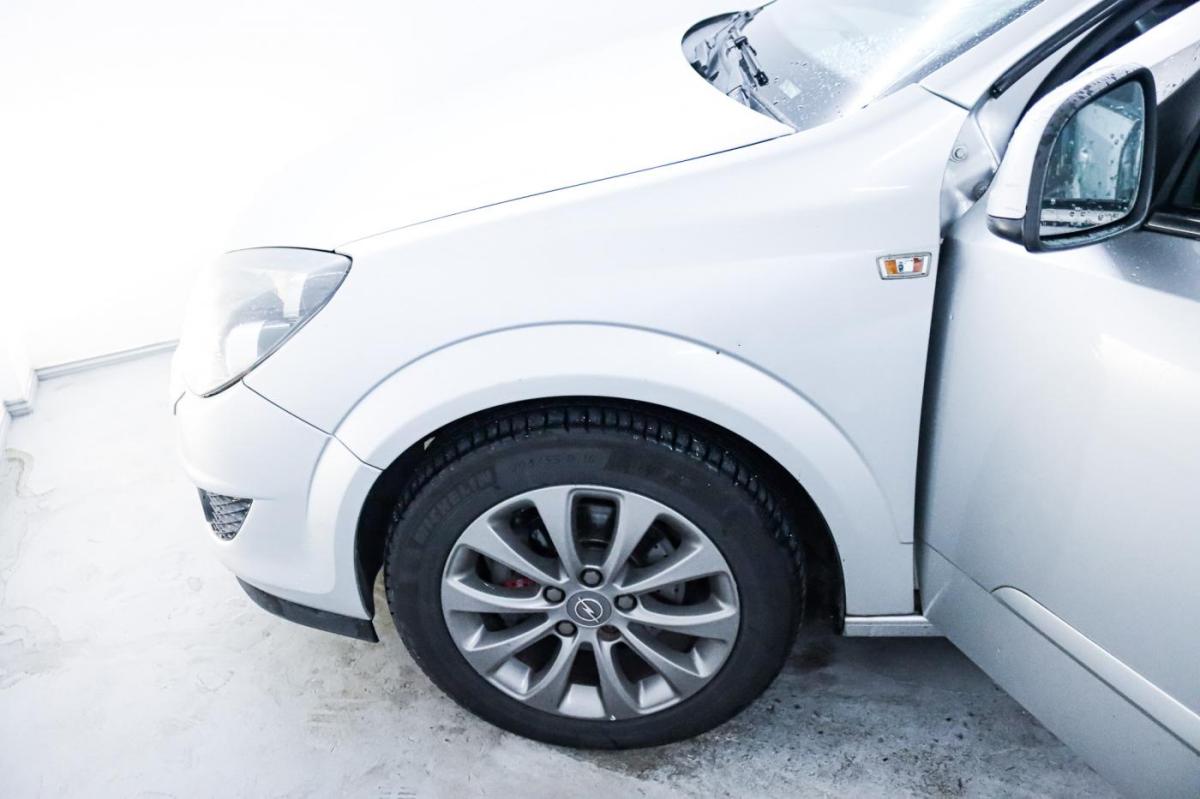 opel-astra-caravan-2010-diesel-1686cc