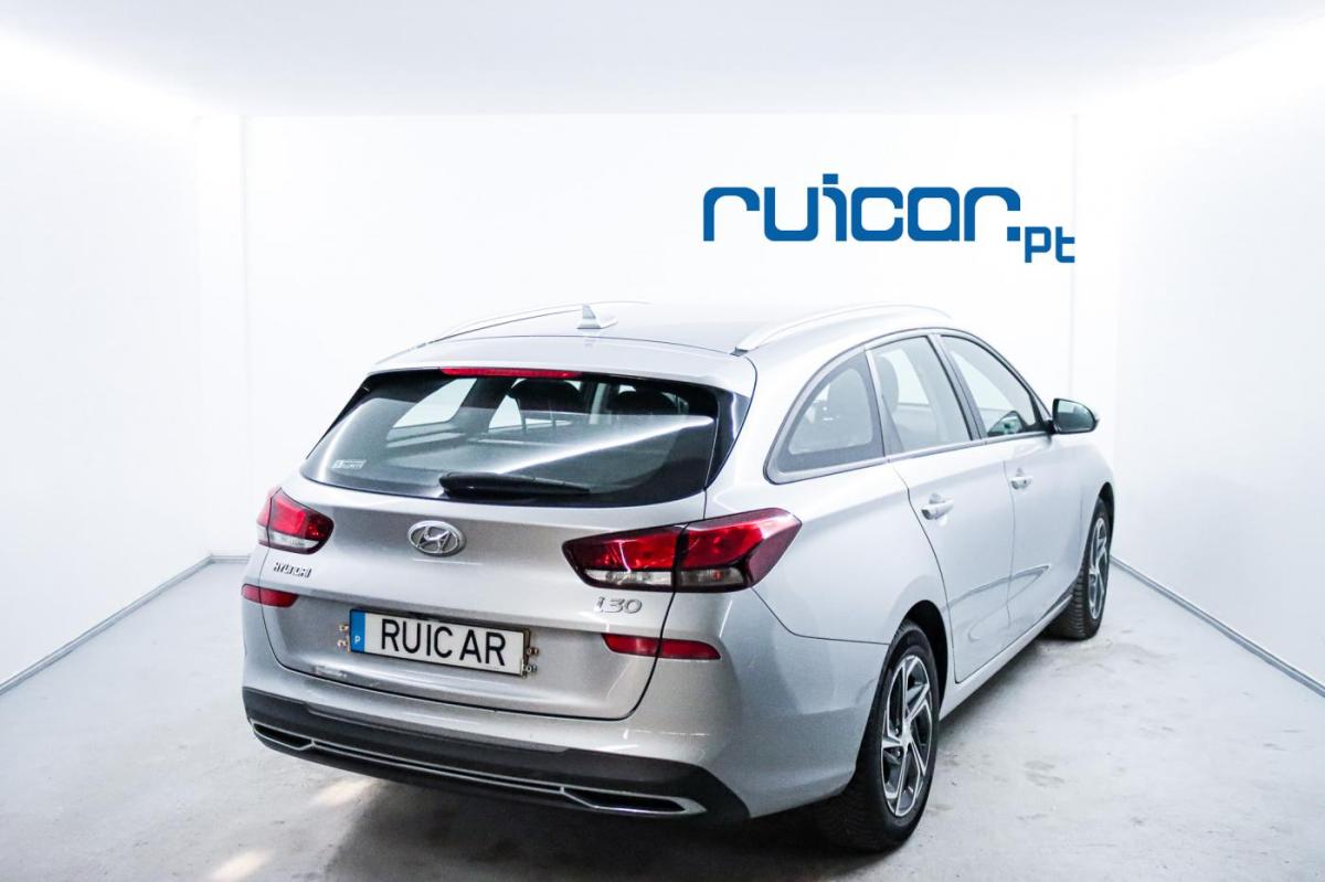 hyundai-i30-sw-2021-diesel-1598cc