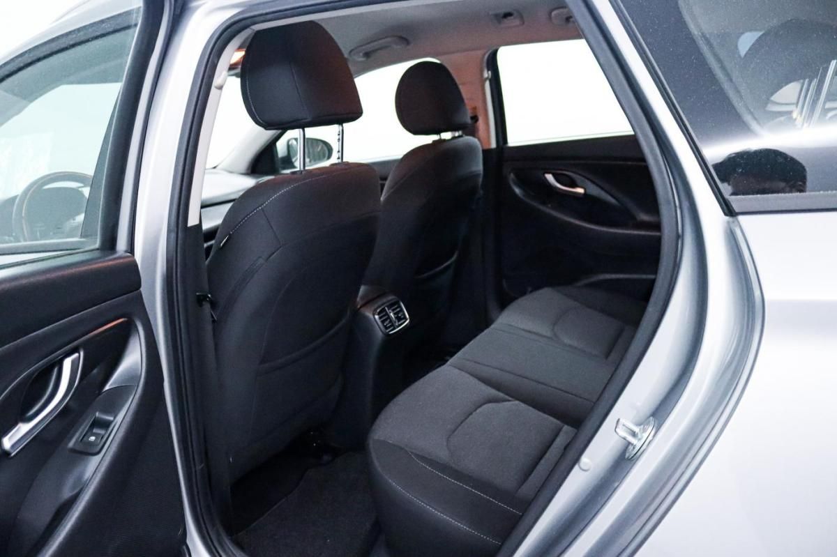 hyundai-i30-sw-2021-diesel-1598cc