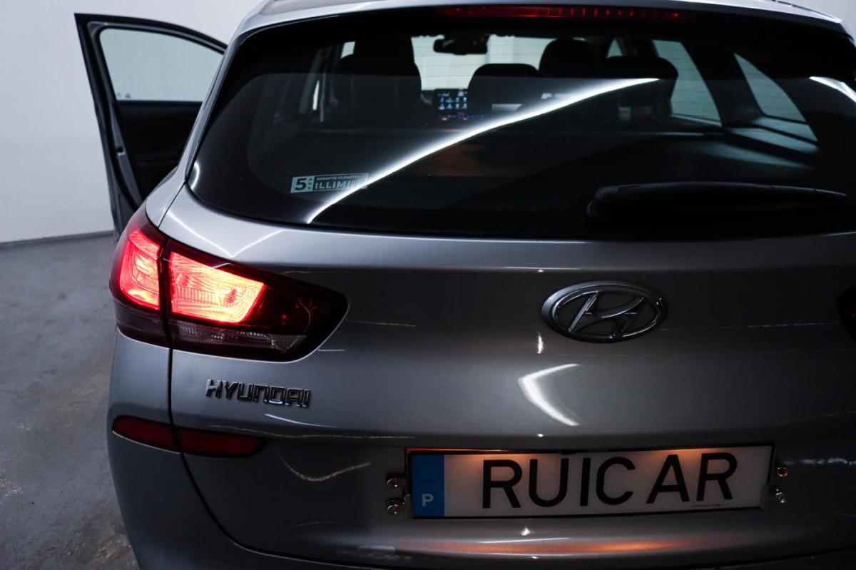 hyundai-i30-sw-2021-diesel-1598cc