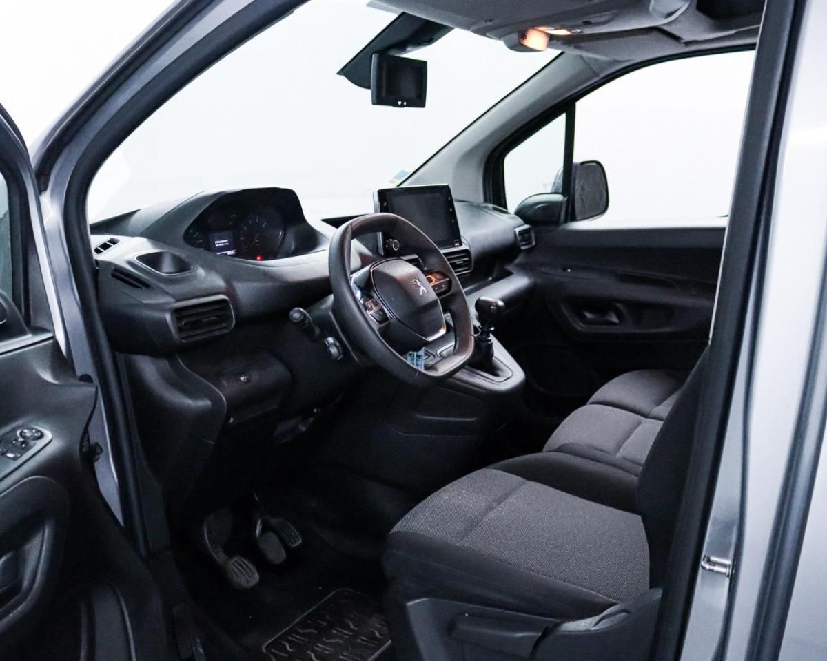 peugeot-partner-2022-diesel-1500cc