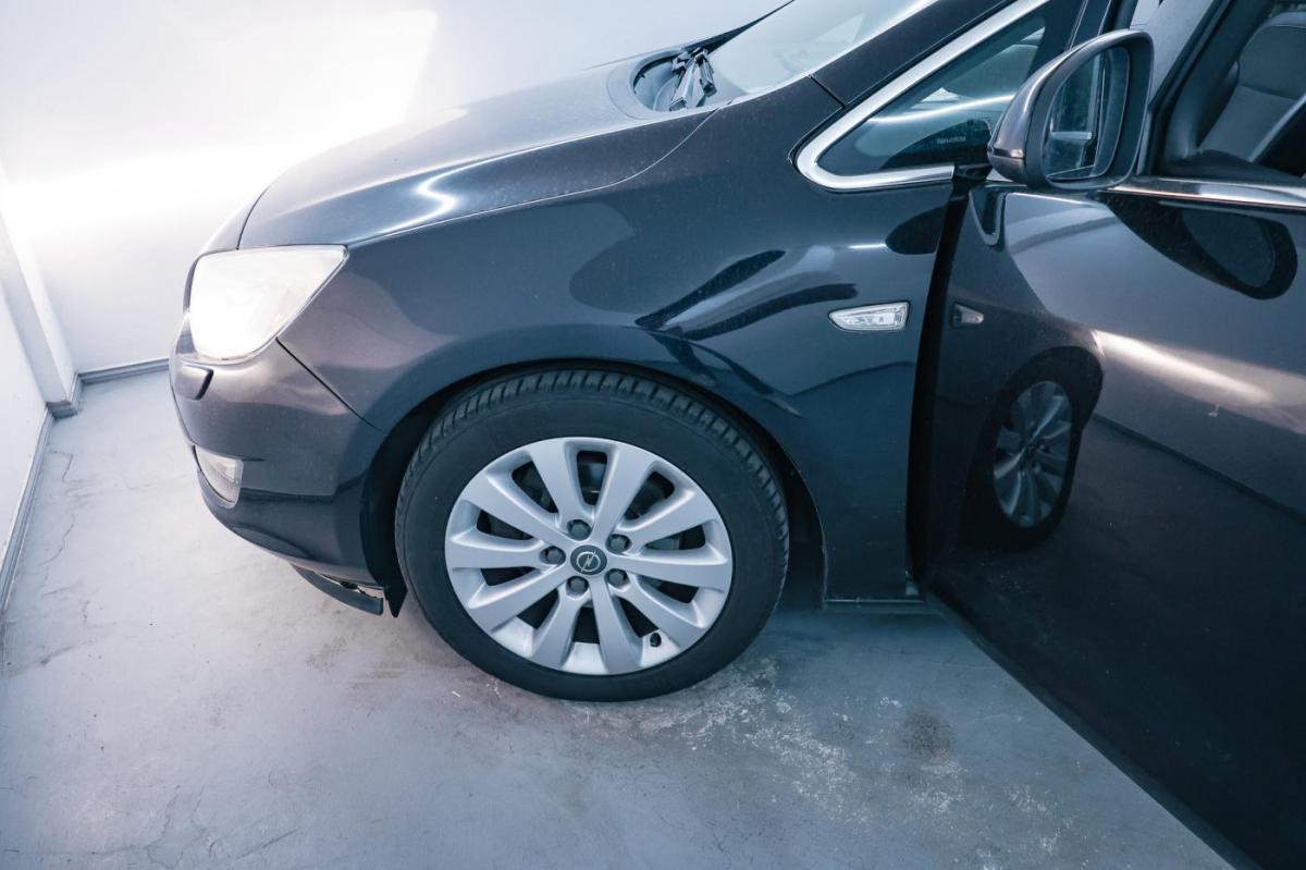 opel-astra-sport-tourer-2011-diesel-1686cc