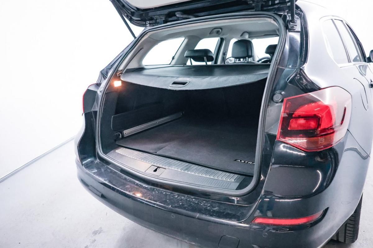 opel-astra-sport-tourer-2011-diesel-1686cc