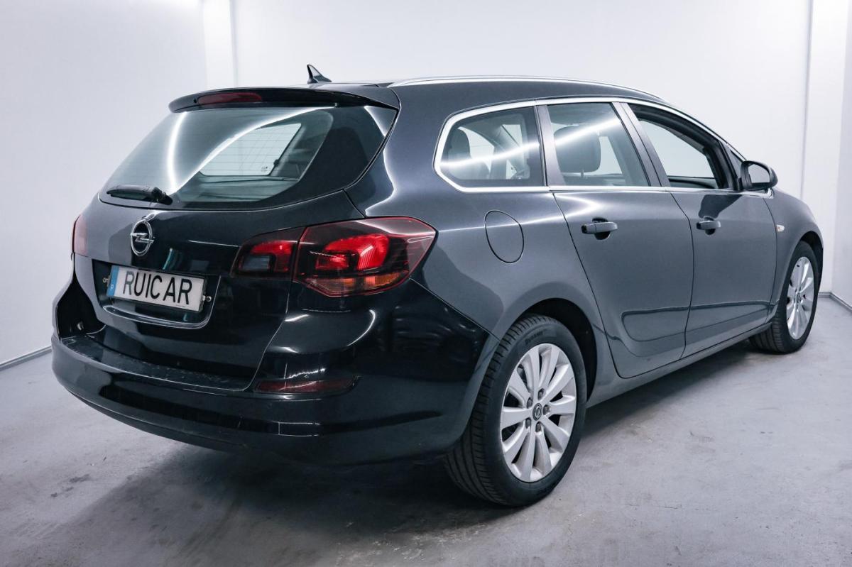 opel-astra-sport-tourer-2011-diesel-1686cc