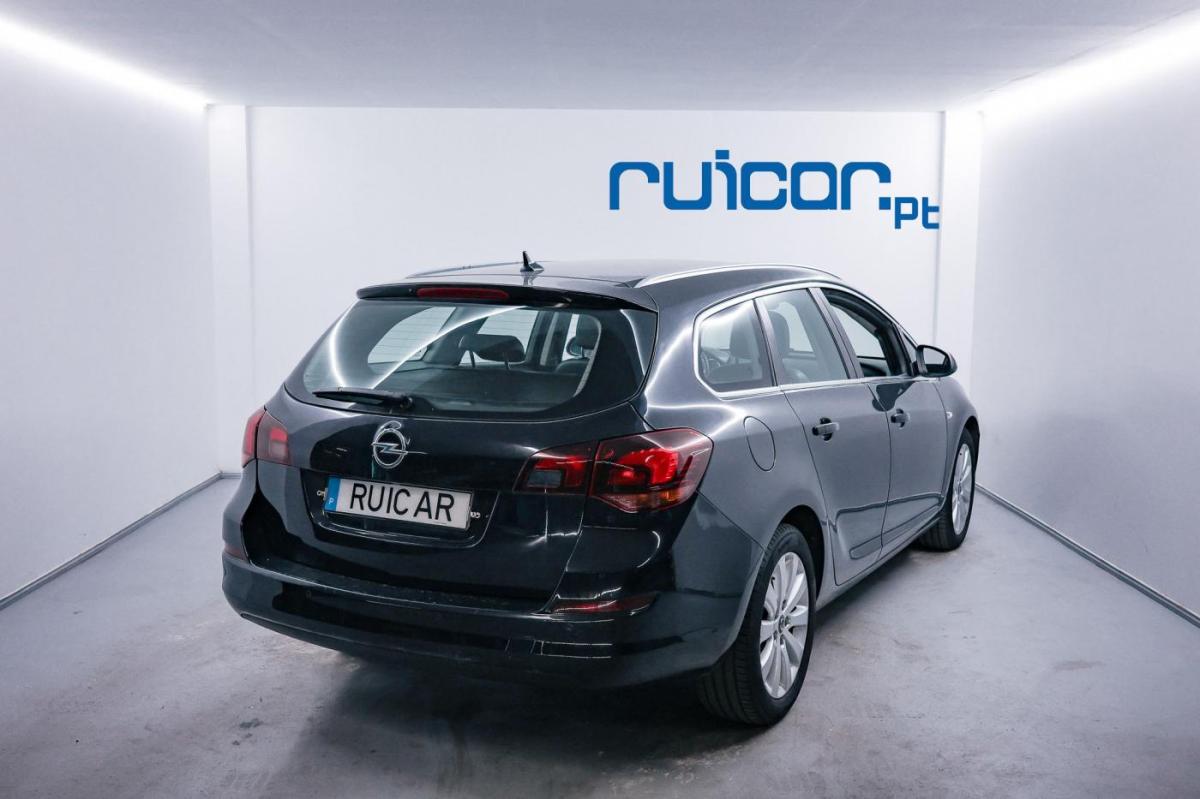 opel-astra-sport-tourer-2011-diesel-1686cc