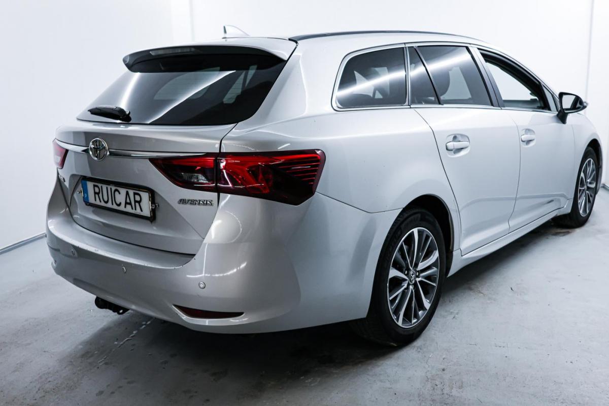 toyota-auris-touring-sports-2017-diesel-1998cc