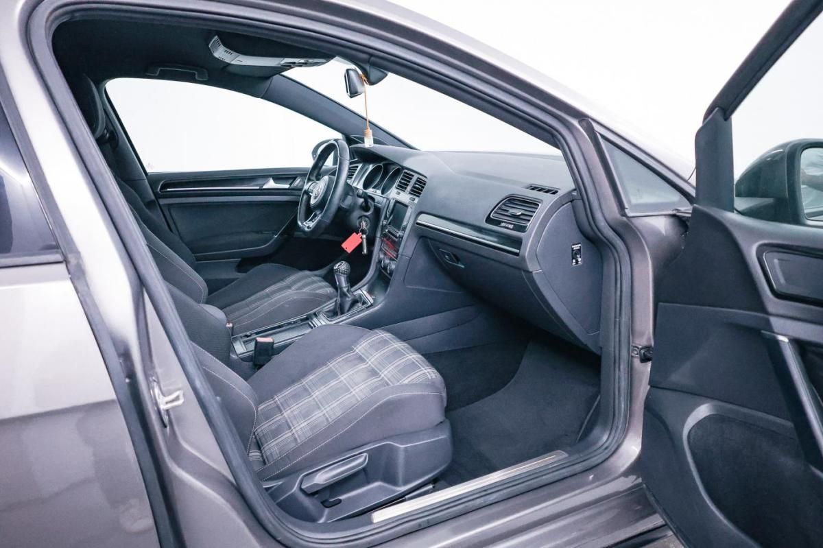 volkswagen-golf-2014-diesel-1968cc
