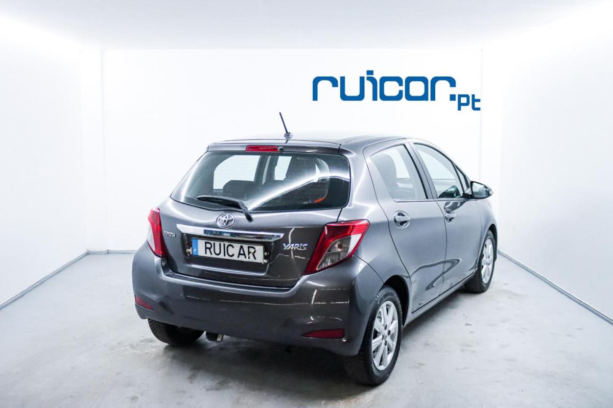 toyota-yaris-2015-diesel-1364cc
