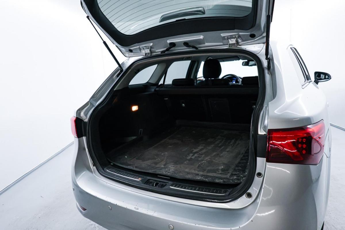 toyota-avensis-2017-diesel-1998cc