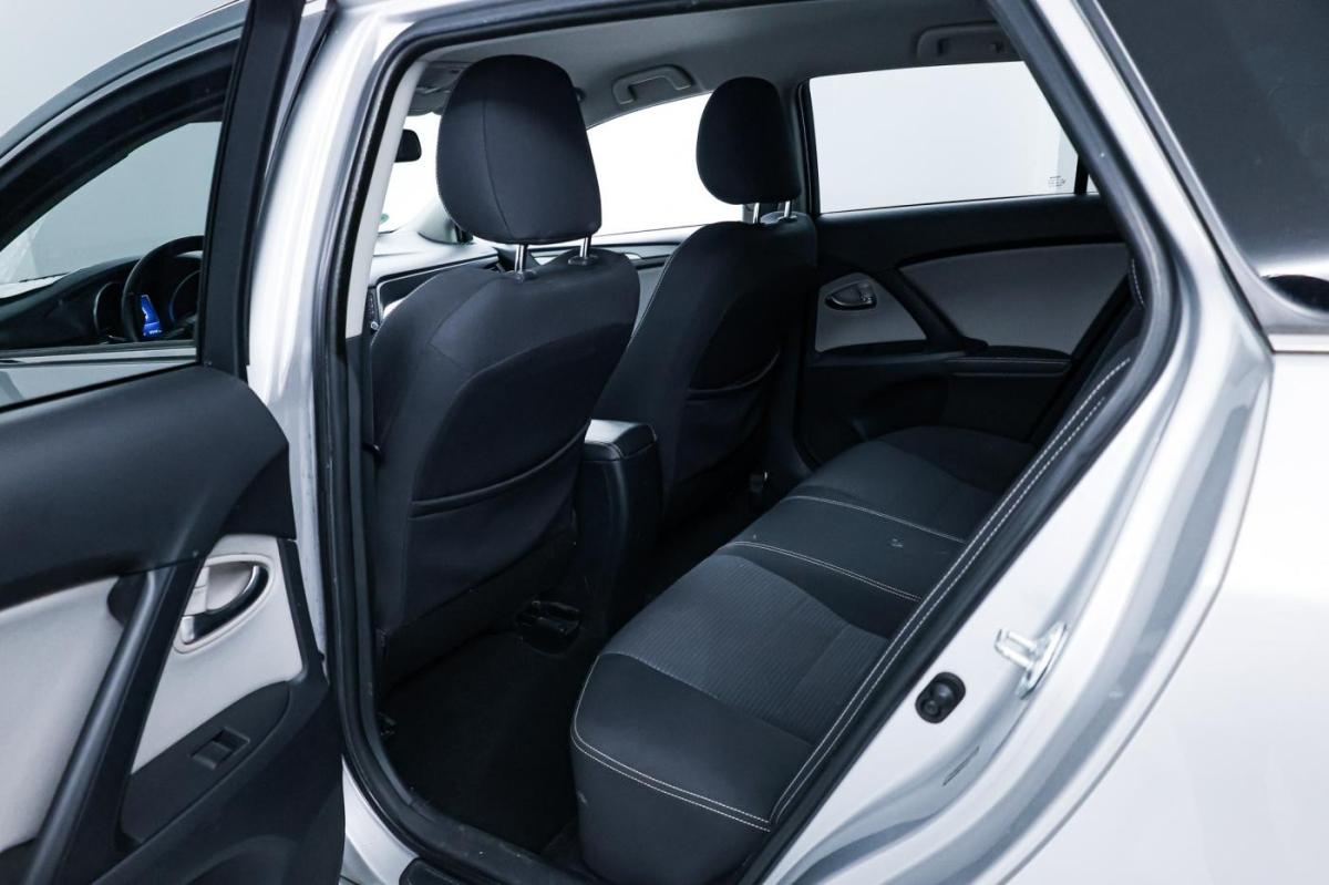 toyota-avensis-2017-diesel-1998cc
