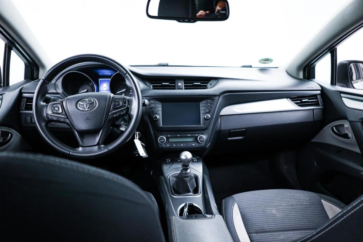 toyota-avensis-2017-diesel-1998cc