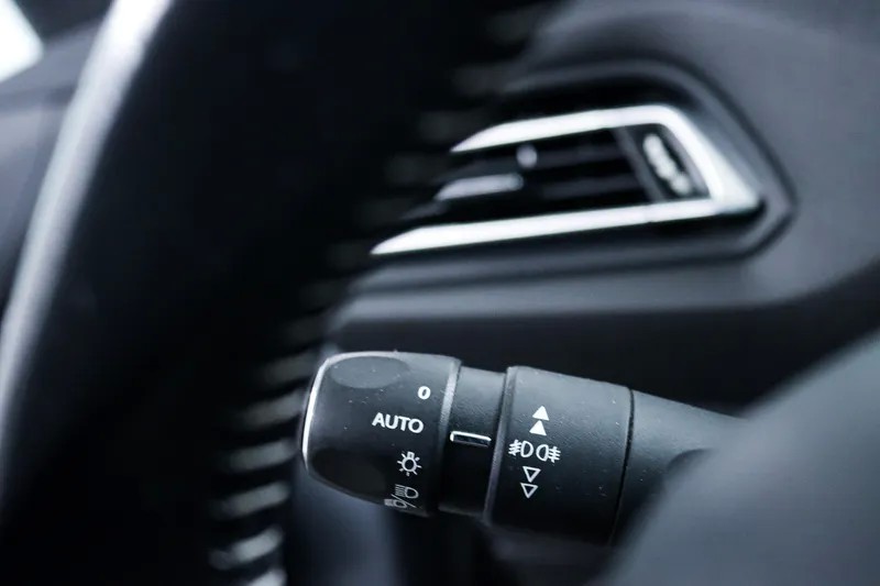peugeot-308-sw-2016-diesel-1560cc
