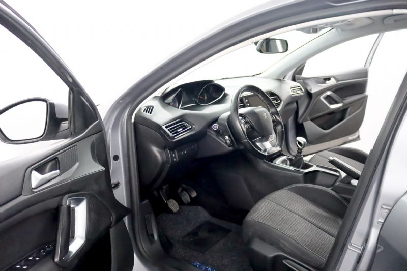 peugeot-308-2019-diesel-1499cc