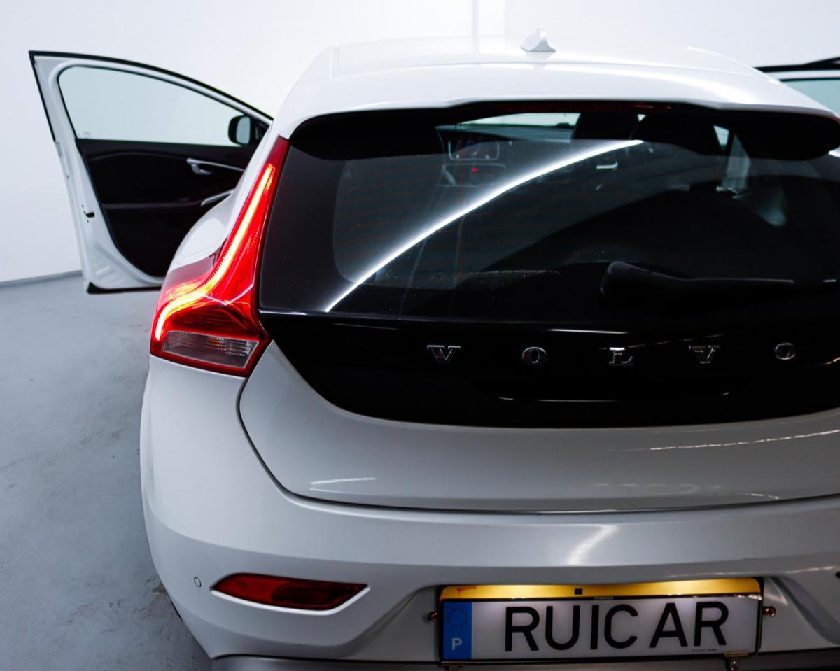 volvo-v40-2017-diesel-1969cc